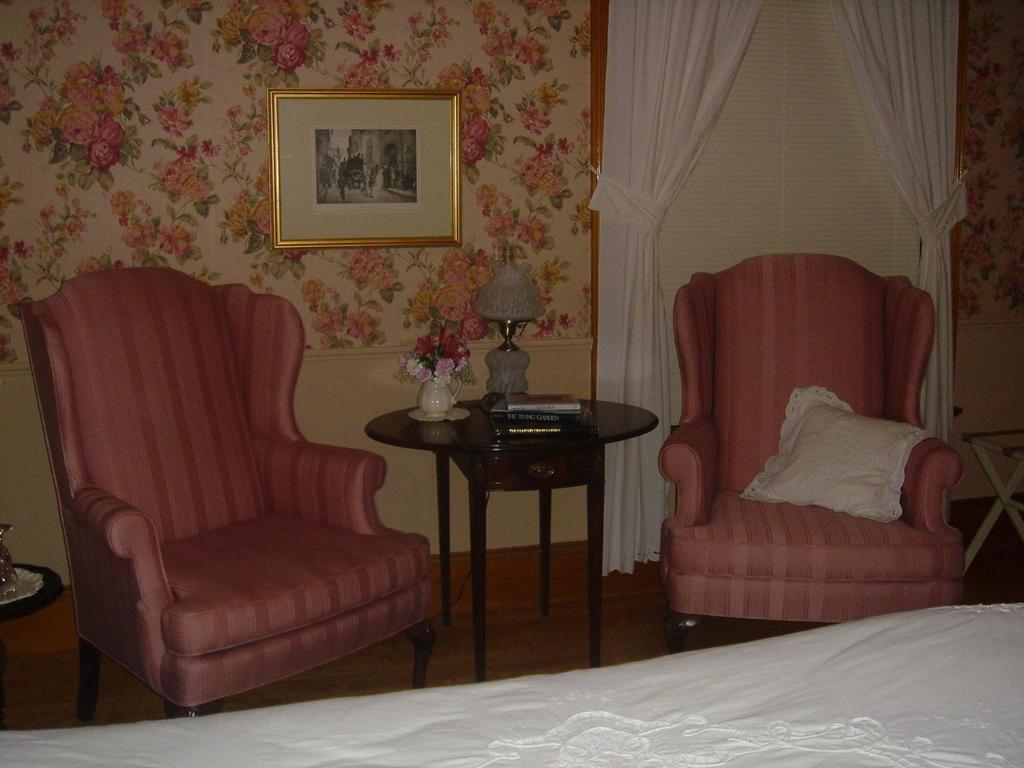 Governor'S House In Hyde Park Bed & Breakfast Room photo